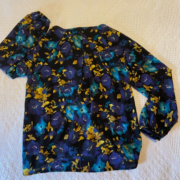 Top - Picture 2 of 11